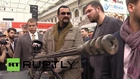 Russia: Steven Seagal talks world peace at gun show