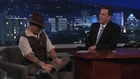 Jimmy Kimmel se fait embrasser sur la bouche par Johnny Depp